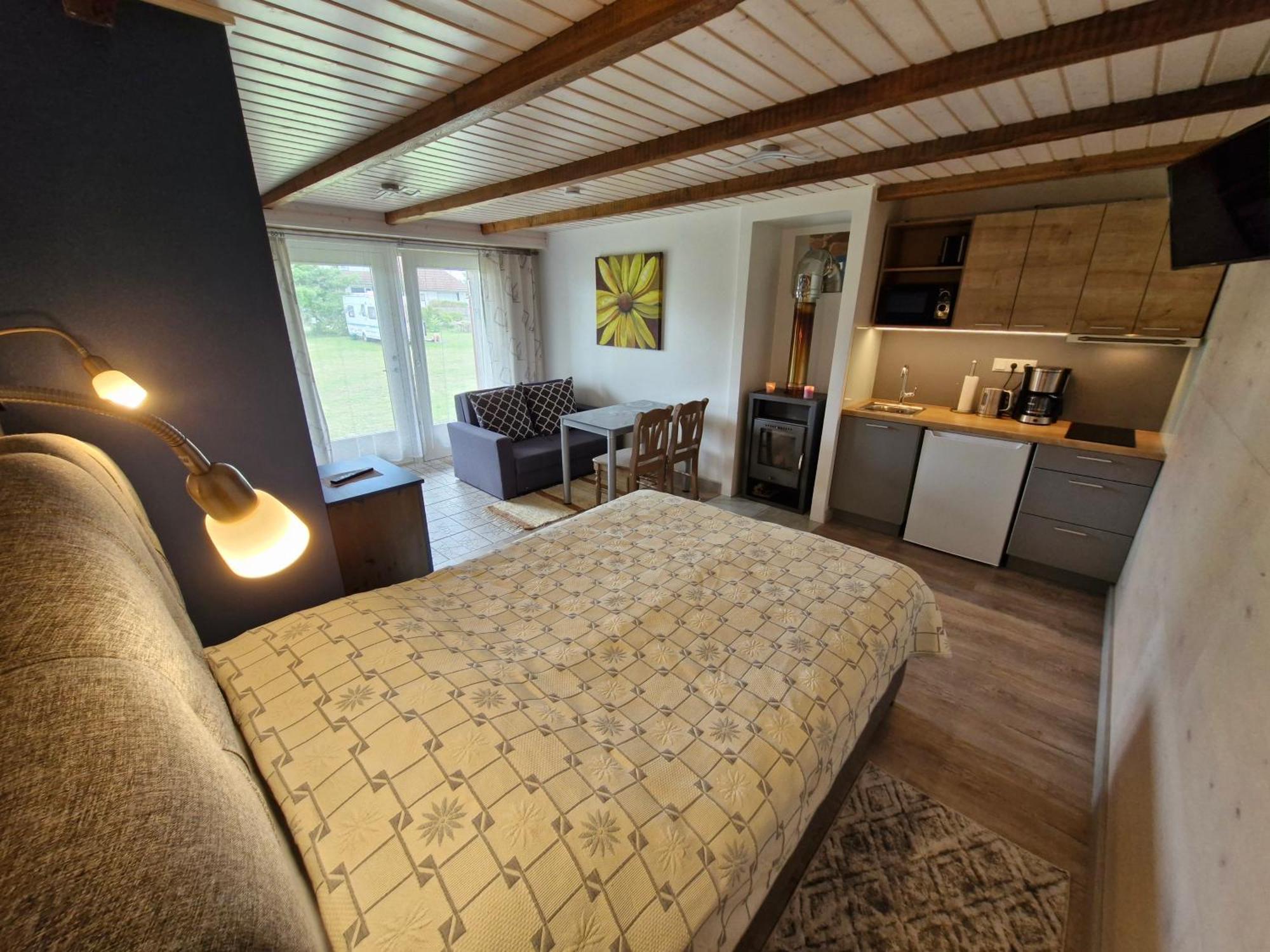 Piibelehe Guest Accommodation Kuressaare Zewnętrze zdjęcie